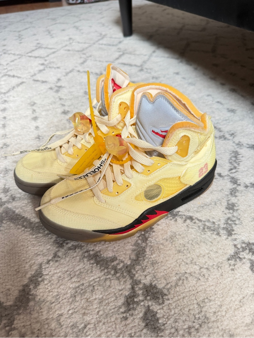 Jordan off white 5s